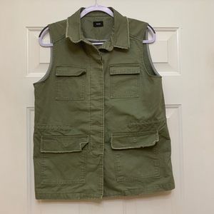 FATE Distressed Sleeveless Vest Size Large